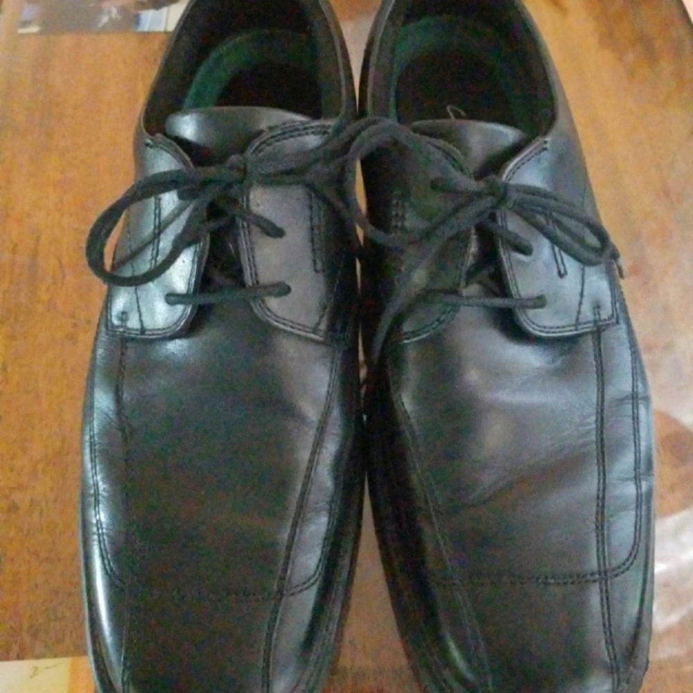 Clarkes mens leather dress shoe